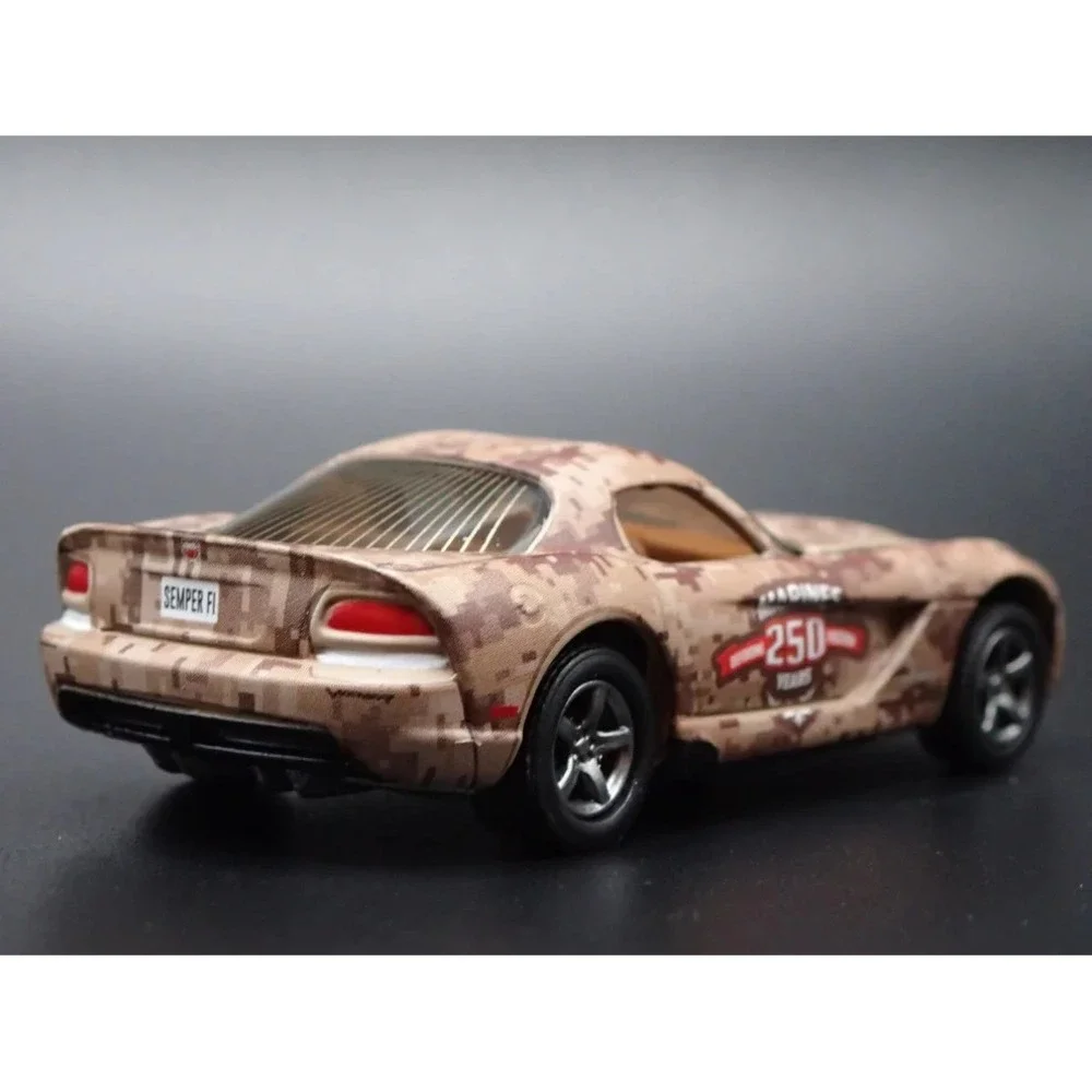 Johnny Lightning Marine‎ Corp 250 years 2008 Dodge Viper SRT Version A Semper Fi